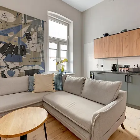 Azzuro Living - Cozy Two Bedroom Spot By The & Town By Lion