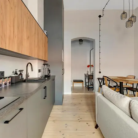 Azzuro Living - Cozy Two Bedroom Spot By The & Town By Lion