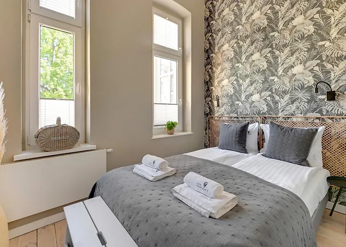 Azzuro Living - Cozy Two Bedroom Spot By The & Town By Lion Apartamento