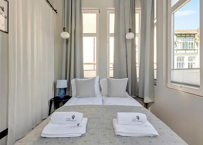 Azzuro Living - Cozy Two Bedroom Spot By The & Town By Lion